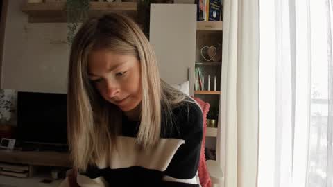 Vicky   online show from 02/03/25, 08:57