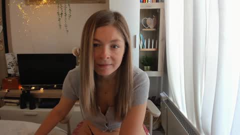 Snapshot of bestgirl_ofthe_neighborhood chatting on 03/10/26, 08:41 Vicky online show from 03/10/26, 08:41