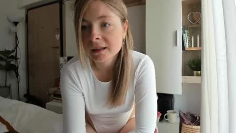 Vicky   online show from 05/19/26, 09:37