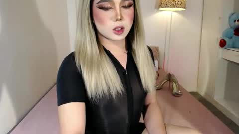 bestgirljulia online show from 10/25/25, 04:53