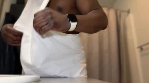 Snapshot of bestkeptsecre_t chatting on 02/04/25, 10:24 bestkeptsecre t online show from 02/04/25, 10:24