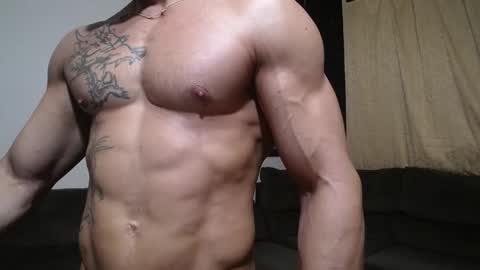 Snapshot of bestmuscle chatting on 05/08/26, 08:36 bestmuscle online show from 05/08/26, 08:36