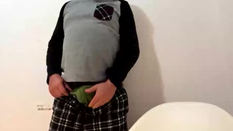 Snapshot of bestpeniseverseen chatting on 10/16/25, 04:02 bestpeniseverseen online show from 10/16/25, 04:02