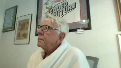 Snapshot of bestshot1951 chatting on 06/10/26, 10:58 bestshot1951 online show from 06/10/26, 10:58