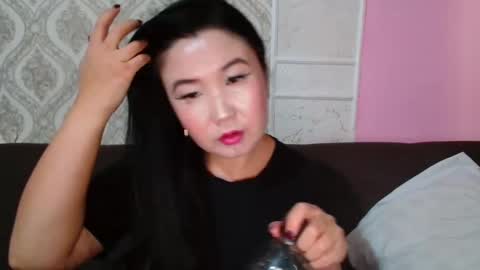 Snapshot of bet_lu chatting on 09/27/25, 07:35 Bet Lu online show from 09/27/25, 07:35