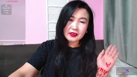 Snapshot of bet_lu chatting on 10/19/25, 10:10 Bet Lu online show from 10/19/25, 10:10