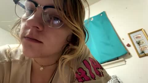 Snapshot of bethanytakesit123 chatting on 02/08/25, 07:59 Bethanytakesitt online show from 02/08/25, 07:59