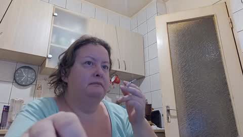 Snapshot of bethnorth chatting on 09/19/25, 03:52 bethnorth online show from 09/19/25, 03:52