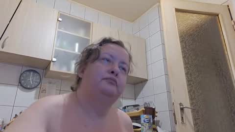 Snapshot of bethnorth chatting on 09/24/25, 02:04 bethnorth online show from 09/24/25, 02:04