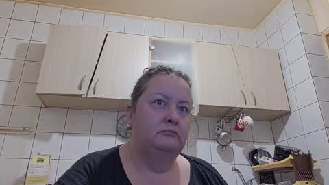 Snapshot of bethnorth chatting on 09/29/25, 01:55 bethnorth online show from 09/29/25, 01:55