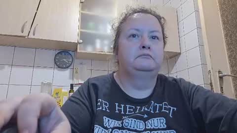 Snapshot of bethnorth chatting on 06/13/26, 01:14 bethnorth online show from 06/13/26, 01:14
