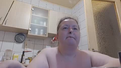 Snapshot of bethnorth chatting on 06/19/26, 01:21 bethnorth online show from 06/19/26, 01:21