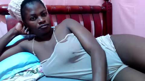 Snapshot of betina22 chatting on 12/20/25, 05:36 Betina online show from 12/20/25, 05:36