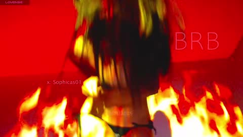 Snapshot of betsabe_butlers_ chatting on 01/19/25, 01:10  Automatic Espresso Coffee Maker50000tkns left    online show from 01/19/25, 01:10