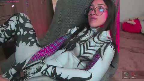 Snapshot of betsabe_butlers_ chatting on 10/05/25, 10:18  Automatic Espresso Coffee Maker50000tkns left    online show from 10/05/25, 10:18