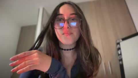 Snapshot of betsabe_butlers_ chatting on 05/21/26, 03:24 Automatic Espresso Coffee Maker50000tkns left online show from 05/21/26, 03:24
