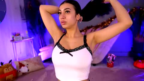 Snapshot of betsygonzale chatting on 12/20/25, 04:19 Betty online show from 12/20/25, 04:19