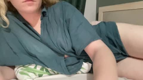 Snapshot of betteketty chatting on 11/22/25, 11:15 Bette online show from 11/22/25, 11:15