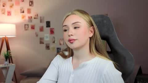 Snapshot of betterdayswithme chatting on 12/20/25, 07:21 betterdayswithme online show from 12/20/25, 07:21