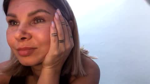 Snapshot of betty199175798 chatting on 10/16/25, 10:33 betty199175798 online show from 10/16/25, 10:33