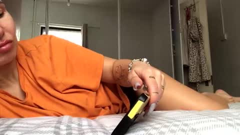 betty199175798 online show from 12/16/25, 12:32