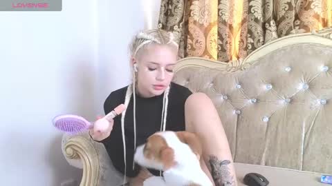 Betty and Oscar online show from 03/12/25, 08:30