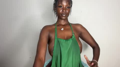 Snapshot of betty_fire_ chatting on 06/09/26, 10:54 Adah online show from 06/09/26, 10:54
