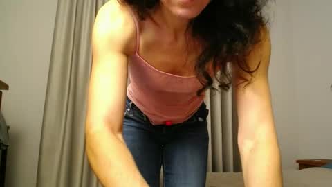 Snapshot of betty_sw chatting on 01/17/25, 12:31 betty_sw online show from 01/17/25, 12:31