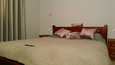 Snapshot of betty_sw chatting on 02/14/25, 12:03 betty_sw online show from 02/14/25, 12:03