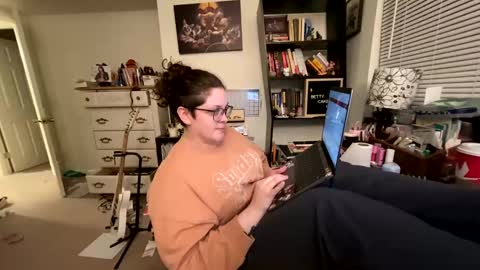 Snapshot of bettycake666 chatting on 12/12/24, 10:13 Betty Cake online show from 12/12/24, 10:13