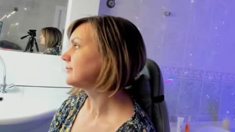 Snapshot of bettygibsonn chatting on 03/25/26, 08:09 Betty online show from 03/25/26, 08:09