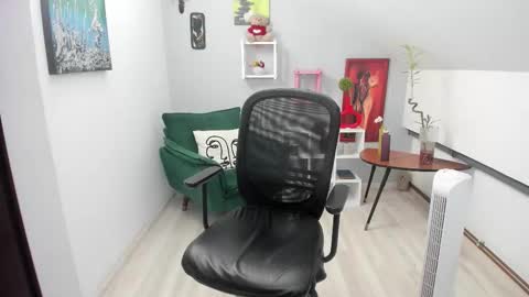 Snapshot of bettyjamess chatting on 10/23/25, 08:40 bettyjamess online show from 10/23/25, 08:40