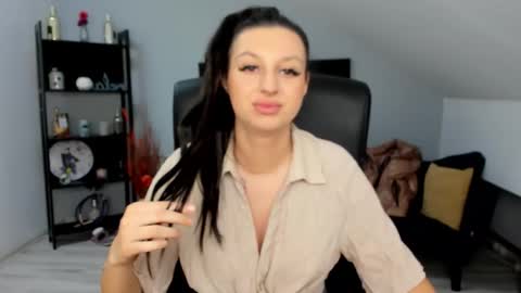 Snapshot of bettyjamess chatting on 11/07/25, 05:07 bettyjamess online show from 11/07/25, 05:07