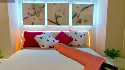 Snapshot of bettyrouse chatting on 03/19/26, 08:46 Betty online show from 03/19/26, 08:46