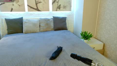 Snapshot of bettyrouse chatting on 04/19/26, 08:22 Betty online show from 04/19/26, 08:22