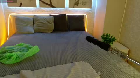 Snapshot of bettyrouse chatting on 04/21/26, 08:23 Betty online show from 04/21/26, 08:23