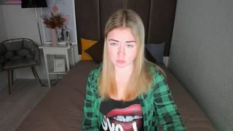 Mila Sweet online show from 11/24/25, 04:45