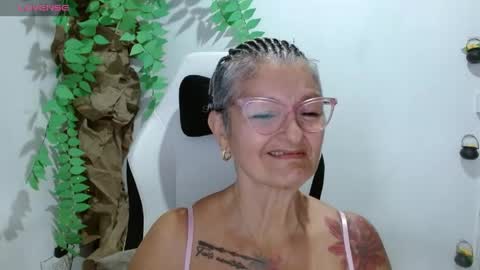 Snapshot of bety_cum3 chatting on 04/17/26, 11:13 bibiana online show from 04/17/26, 11:13