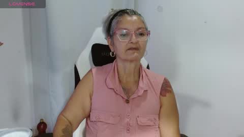 Snapshot of bety_cum3 chatting on 04/29/26, 10:08 bibiana online show from 04/29/26, 10:08