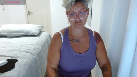 Snapshot of bety_cum3 chatting on 05/22/26, 03:39 bibiana online show from 05/22/26, 03:39