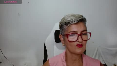Snapshot of bety_cum3 chatting on 06/05/26, 11:54 bibiana online show from 06/05/26, 11:54