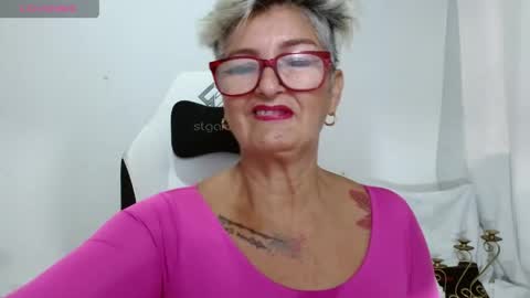 Snapshot of bety_cum3 chatting on 06/06/26, 02:33 bibiana online show from 06/06/26, 02:33