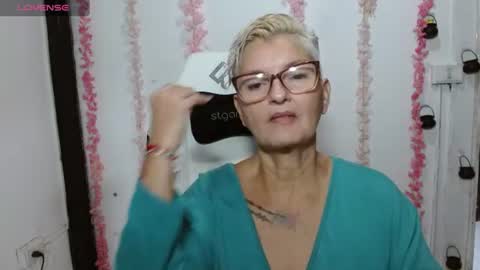Snapshot of bety_cum3 chatting on 07/11/26, 12:30 bibiana online show from 07/11/26, 12:30