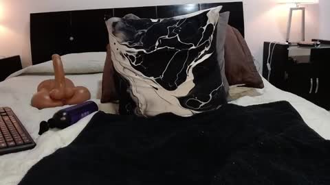 Snapshot of betzabeth_1 chatting on 01/25/25, 08:42 Catalina online show from 01/25/25, 08:42