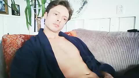 Snapshot of beukenstein chatting on 01/13/25, 11:52 . online show from 01/13/25, 11:52