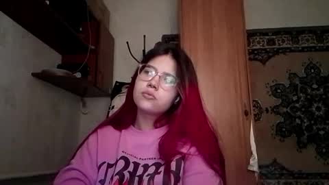 Snapshot of beverlytraver chatting on 04/22/26, 10:50 Mia online show from 04/22/26, 10:50