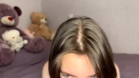 Snapshot of bevvanwoert chatting on 04/13/26, 08:03 Bella online show from 04/13/26, 08:03