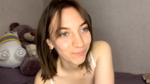 Snapshot of bevvanwoert chatting on 04/16/26, 07:58 Bella online show from 04/16/26, 07:58