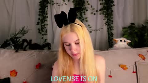 Eliz online show from 10/21/25, 01:28