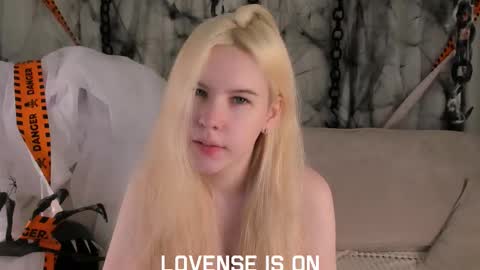 Eliz online show from 11/04/25, 01:05